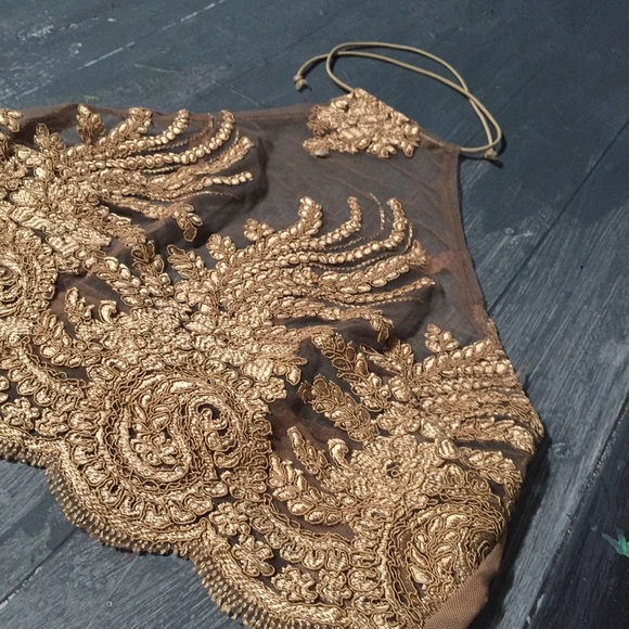 ✨sheer gold-embroidered halter✨ - Picture 4 of 8